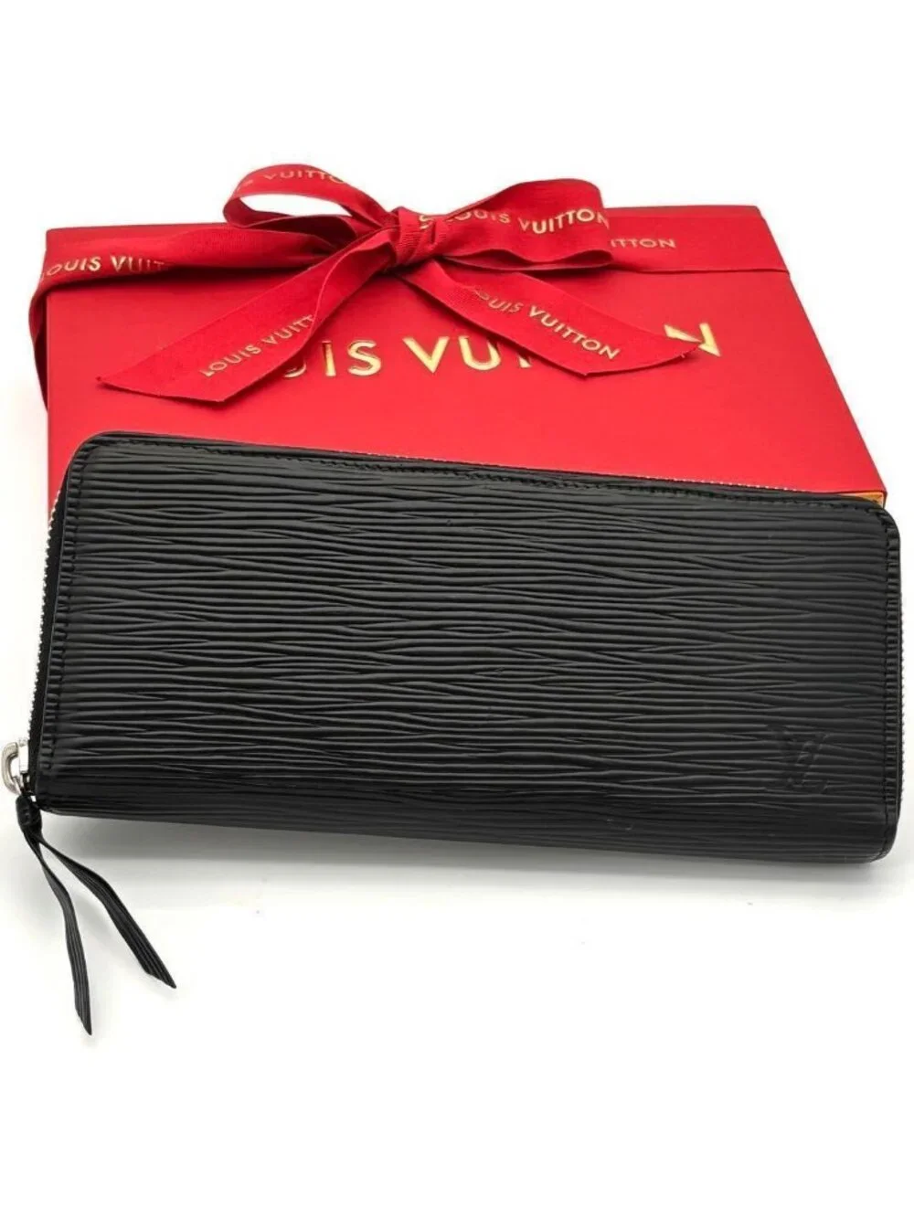 Louis Vuitton Epi Portefeuille Clemence Zip Around Wallet